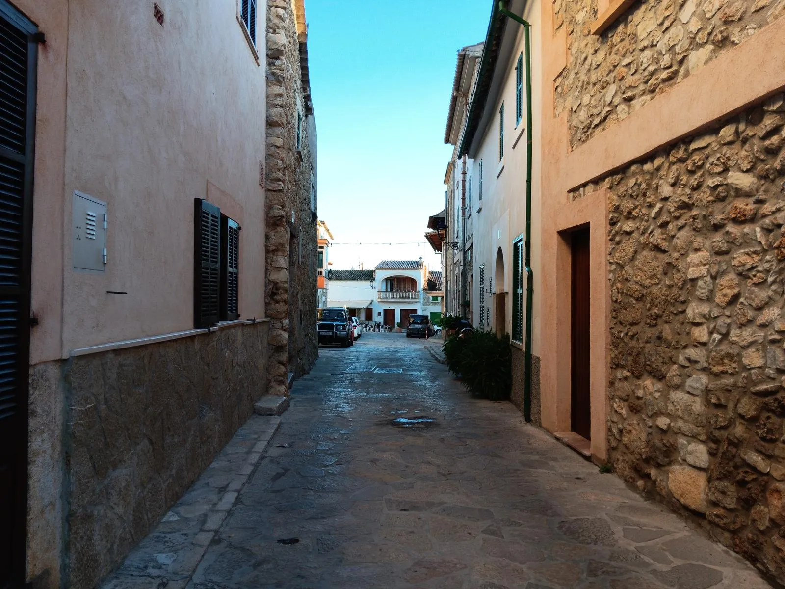 Típic carrer del nucli antic de Mancor