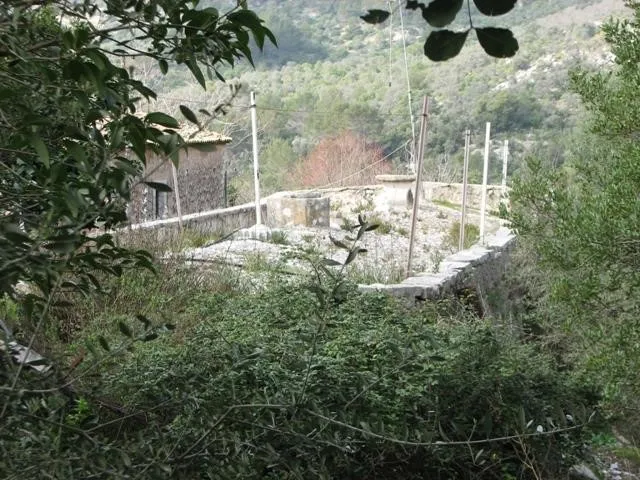 Dipòsit per a l'aigua que ve de la font